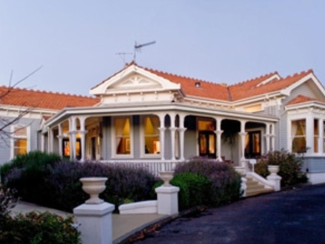 Mchardy Lodge Napier Exterior photo